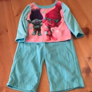 NWOT Trolls PJ Set